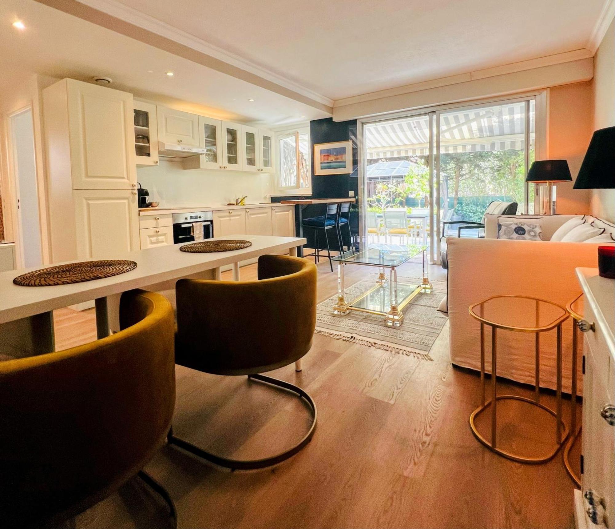 Superbe Appartement Avec Terrasse Jardin Et Parking Prive Saint Tropez Exteriér fotografie
