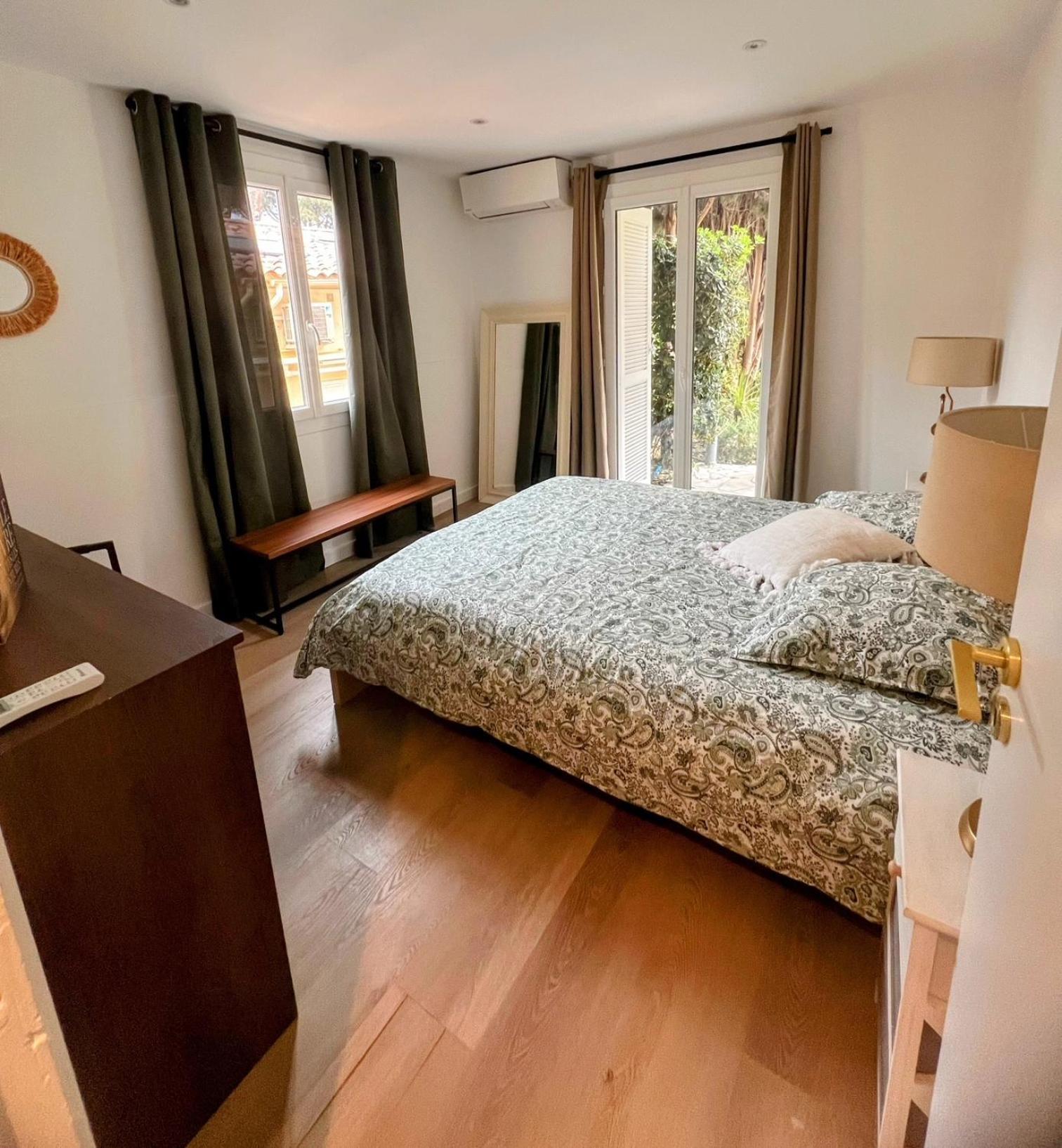 Superbe Appartement Avec Terrasse Jardin Et Parking Prive Saint Tropez Exteriér fotografie